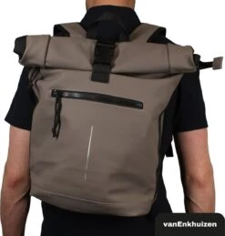 VanEnkhuizen Rolltop Rugzak Met Laptopvak 15,6 Inch - 20 Liter - Waterafstotend En Thermo Materiaal - Taupe -Tas Kortingswinkel 1144x1200 1