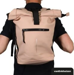 VanEnkhuizen Rolltop Rugzak Met Laptopvak 15,6 Inch - 20 Liter - Waterafstotend En Thermo Materiaal - Roze -Tas Kortingswinkel 1187x1200