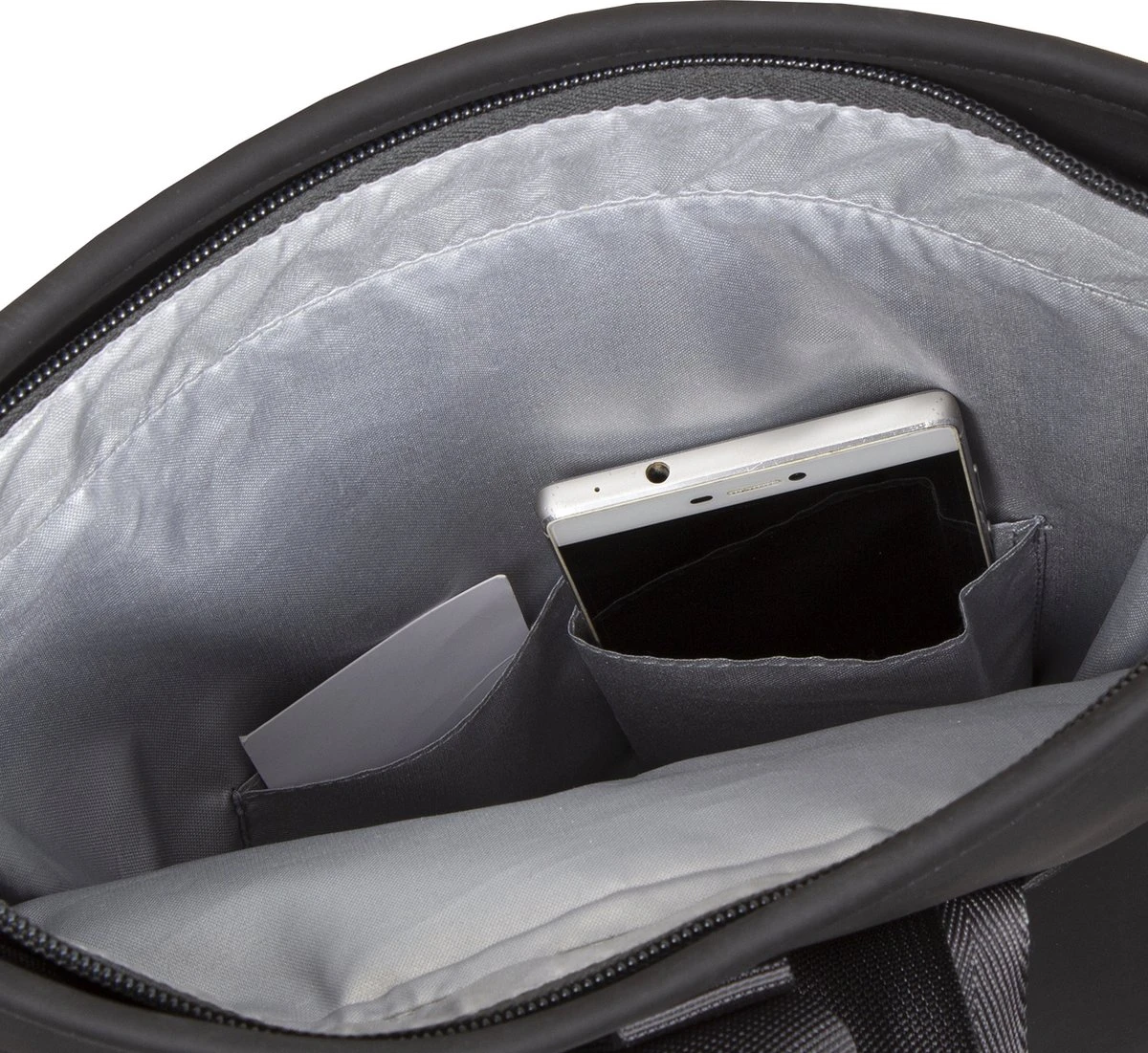 New Rebels® Tim - Rugtas - Grijs/Zwart - Waterafstotend - Roll-top - 13121087 - 27x8x33cm - Rugzak / Backpack 6 New Rebels® Tim - Rugtas - Grijs/Zwart - Waterafstotend - Roll-top - 13121087 - 27x8x33cm - Rugzak / Backpack - Afbeelding 4