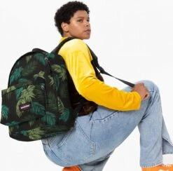 Eastpak OUT OF OFFICE Rugzak, 27 Liter, 13.3 Inch Laptopvak - Brize Palm Core 12 Eastpak OUT OF OFFICE Rugzak, 27 Liter, 13.3 Inch Laptopvak - Brize Palm Core -Tas Kortingswinkel 1200x1186
