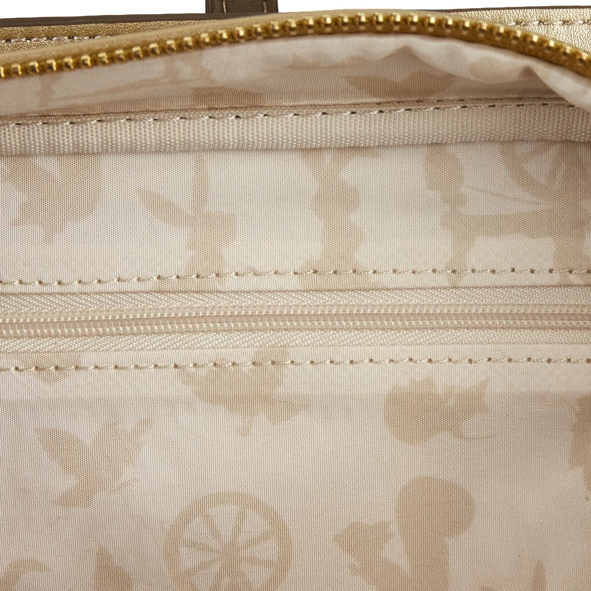 FUNKO Loungefly: Disney - Doornroosje Pin Collector Rugzak 6 FUNKO Loungefly: Disney - Doornroosje Pin Collector Rugzak - Afbeelding 4