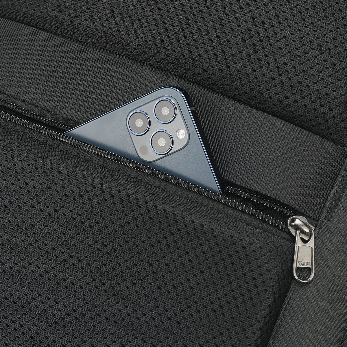 Tigernu Advanced Rugzak - 22 L - 15,6 Inch - Laptop Rugtas - Waterafstotend - Zwart 10 Tigernu Advanced Rugzak - 22 L - 15,6 Inch - Laptop Rugtas - Waterafstotend - Zwart - Afbeelding 8