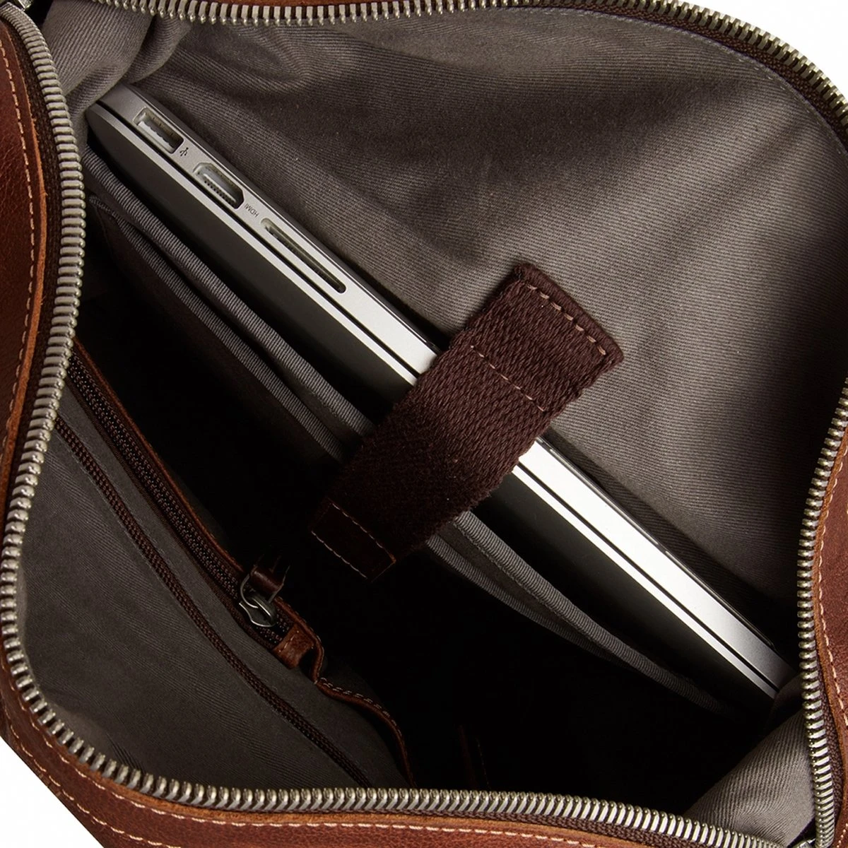 Castelijn & Beerens - Renee Rudy Rugzak 15.6 + Tablet RFID | Lichtbruin - Lichtbruin 5 Castelijn & Beerens - Renee Rudy Rugzak 15.6 + Tablet RFID | Lichtbruin - Lichtbruin - Afbeelding 3