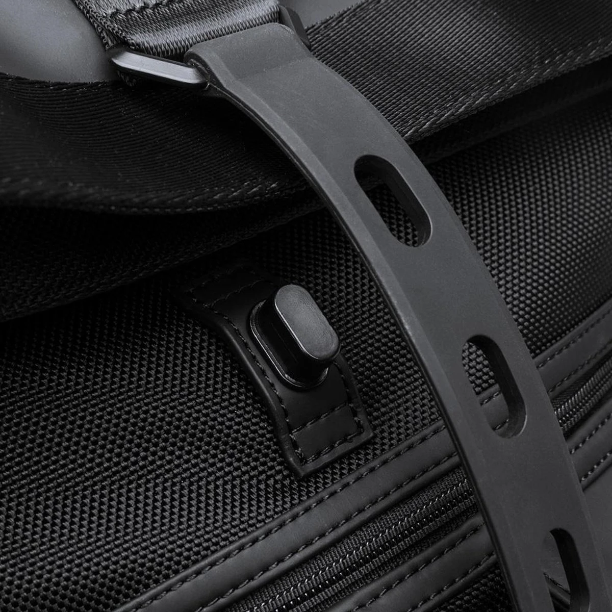 Bange Rugzak - 15,6 Inch Laptop Vak - Multifunctioneel - Comfort - Incl. Smart Thermosfles 11 Bange Rugzak - 15,6 Inch Laptop Vak - Multifunctioneel - Comfort - Incl. Smart Thermosfles - Afbeelding 9