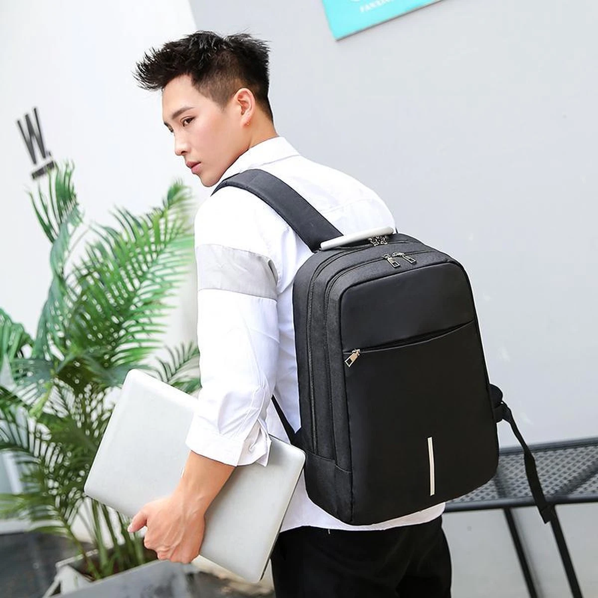 Merkloos Rugzak Anti-diefstal / 40x28x14cm (20l)/ Laptop 15,6 Inch / USB-oplaadpoort / Zwart / Powerbank (20mAh) 13 Merkloos Rugzak Anti-diefstal / 40x28x14cm (20l)/ Laptop 15,6 Inch / USB-oplaadpoort / Zwart / Powerbank (20mAh) - Afbeelding 11