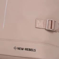 New Rebels® William - Rugtas - Roze - Waterafstotend - Roll-top - 15.615141312108 - 16L - 29x13x45cm - Rugzak / Backpack -Tas Kortingswinkel 1200x1200 504