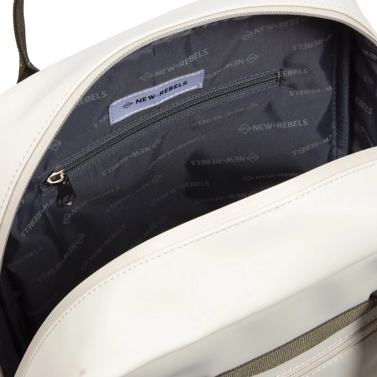 New Rebels® Julan - Rugtas - Beige - Waterbestendig - 42x12x28cm - Rugzak / Backpack 7 New Rebels® Julan - Rugtas - Beige - Waterbestendig - 42x12x28cm - Rugzak / Backpack - Afbeelding 5
