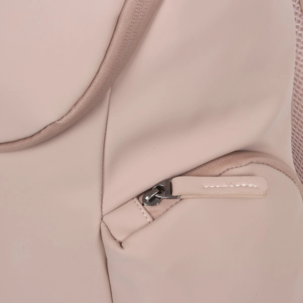 New Rebels® William - Rugtas - Roze - Waterafstotend - 15.6151413121087 - 28x15x43cm - Rugzak / Backpack 8 New Rebels® William - Rugtas - Roze - Waterafstotend - 15.6151413121087 - 28x15x43cm - Rugzak / Backpack - Afbeelding 6