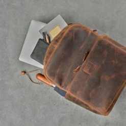 DONBOLSO Rugzak Tokio I Premium Lederen Dagrugzak Voor Mannen En Vrouwen Met Laptopvak I Ideale Lederen Rugzak Voor Op Reis, Kantoor, Universiteit I Handgemaakte Laptoptas I Vintage Bruin 13 DONBOLSO Rugzak Tokio I Premium Lederen Dagrugzak Voor Mannen En Vrouwen Met Laptopvak I Ideale Lederen Rugzak Voor Op Reis, Kantoor, Universiteit I Handgemaakte Laptoptas I Vintage Bruin -Tas Kortingswinkel 1200x1200 643