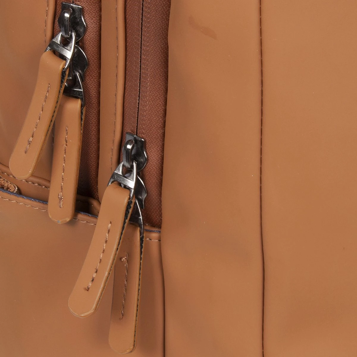 New Rebels® William - Rugtas - Bruin - Waterafstotend - 15.6151413121087 - 20L - 28x16x44cm - Rugzak / Backpack 7 New Rebels® William - Rugtas - Bruin - Waterafstotend - 15.6151413121087 - 20L - 28x16x44cm - Rugzak / Backpack - Afbeelding 5