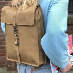 Burkely Antique Avery Unisex Rugzak - Cognac -Tas Kortingswinkel 1200x1200 697