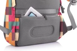 XD Design Bobby Soft Art - Anti-Diefstal Rugzak 16 Liter - Geometric 23 XD Design Bobby Soft Art - Anti-Diefstal Rugzak 16 Liter - Geometric -Tas Kortingswinkel 1200x798 1