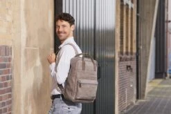 Enrico Benetti Rotterdam Laptop Rugzak 13 Inch 66597 - 12 Liter - Camel -Tas Kortingswinkel 1200x800 36