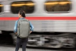 Peak Design Travel Backpack 45L - Sage -Tas Kortingswinkel 1200x800 4