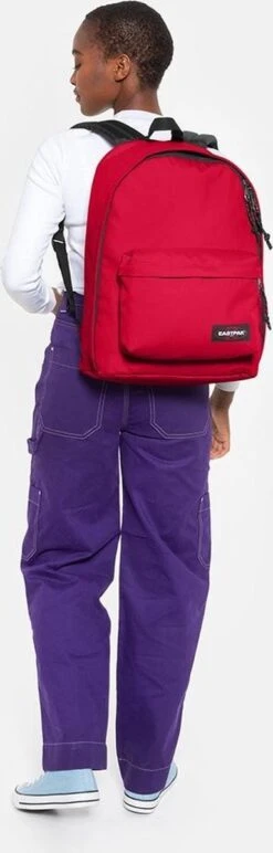 Eastpak OUT OF OFFICE Rugzak, 27 Liter, 13.3 Inch Laptopvak - Sailor Red -Tas Kortingswinkel 384x1200