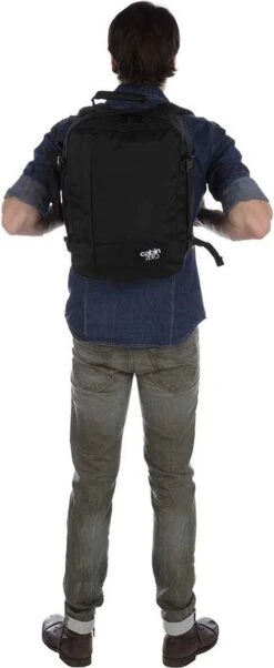 Cabinzero Mini - Handbagage Rugzak - Wizair Afmetingen - Absolute Black -Tas Kortingswinkel 492x1200