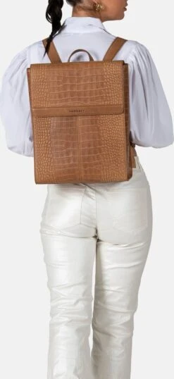 Burkely Casual Cayla Dames Rugtas 14" - Cognac 11 Burkely Casual Cayla Dames Rugtas 14" - Cognac -Tas Kortingswinkel 551x1200 2