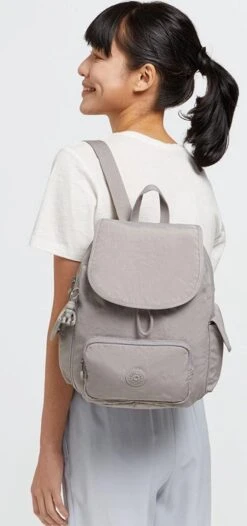 Kipling CITY PACK S Rugzak, 13 Liter - Grey Gris -Tas Kortingswinkel 564x1200 1