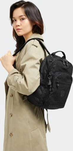 Kipling SEOUL S Rugzak, 14 Liter - Signature Emb -Tas Kortingswinkel 585x1200