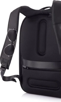 XD Design Flex Gym Bag - Anti-diefstal Rugzak - 16 Tot 24 Liter - Zwart 21 XD Design Flex Gym Bag - Anti-diefstal Rugzak - 16 Tot 24 Liter - Zwart -Tas Kortingswinkel 718x1200 3