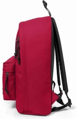 Eastpak OUT OF OFFICE Rugzak, 27 Liter, 13.3 Inch Laptopvak - Sailor Red -Tas Kortingswinkel 782x1200 4
