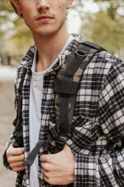 LAYSTON. - 45L Sport School Werk Rugtas - Sport Rugzak - Tactical Backpack - Waterafstotend - Camo Groen -Tas Kortingswinkel 800x1200 22