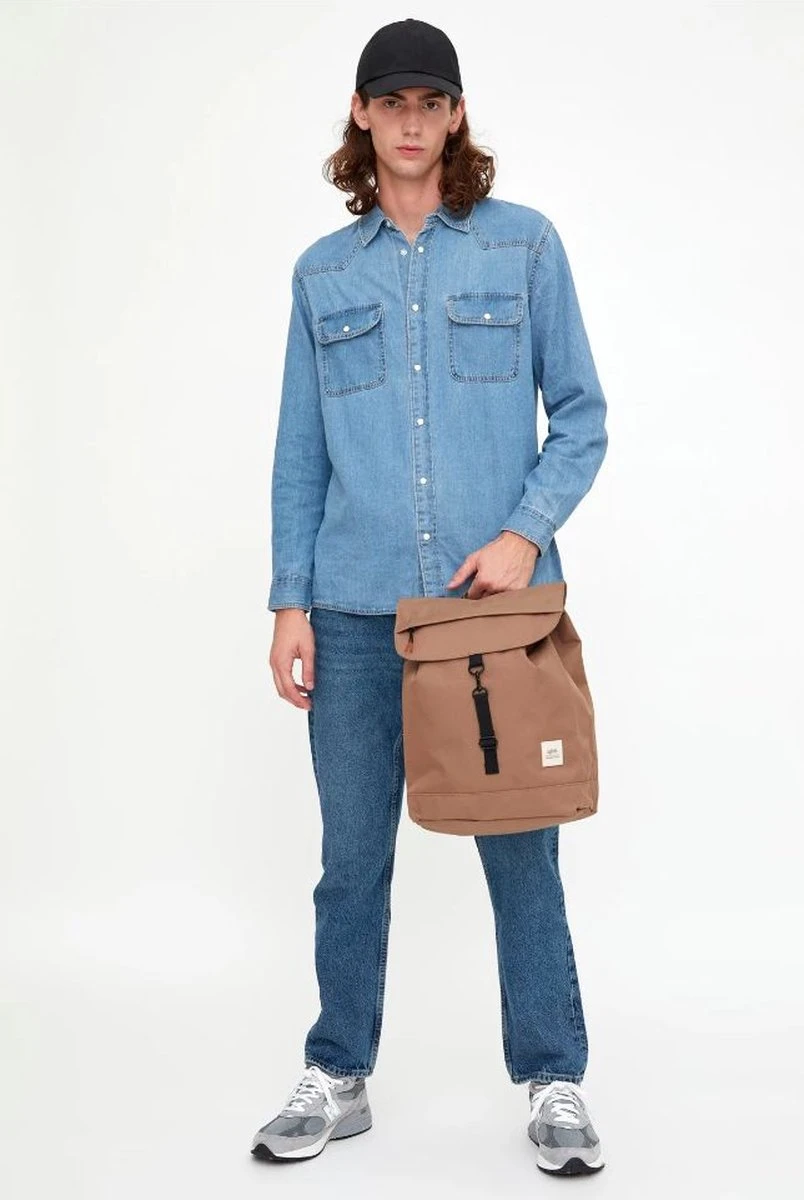 Lefrik Scout Laptop Rugzak - Eco Friendly - Recycled Materiaal - 14 Inch - Camel 4 Lefrik Scout Laptop Rugzak - Eco Friendly - Recycled Materiaal - 14 Inch - Camel - Afbeelding 2