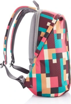 XD Design Bobby Soft Art - Anti-Diefstal Rugzak 16 Liter - Geometric 25 XD Design Bobby Soft Art - Anti-Diefstal Rugzak 16 Liter - Geometric -Tas Kortingswinkel 821x1200 4