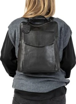 BURKELY Just Jackie Backpack Crossover Rugzak - Zwart 26 BURKELY Just Jackie Backpack Crossover Rugzak - Zwart -Tas Kortingswinkel 884x1200 10