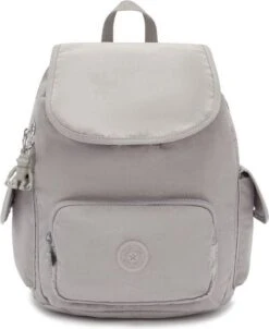 Kipling CITY PACK S Rugzak, 13 Liter - Grey Gris -Tas Kortingswinkel 981x1200 2